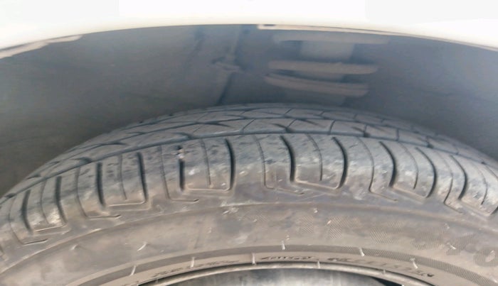 2017 Maruti Alto 800 LXI CNG, Petrol, Manual, 1,35,730 km, tyre