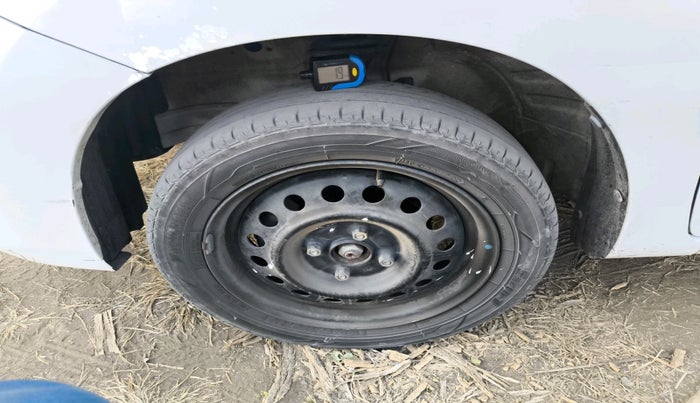 2015 Maruti Wagon R 1.0 VXI, Petrol, Manual, 61,847 km, tyre