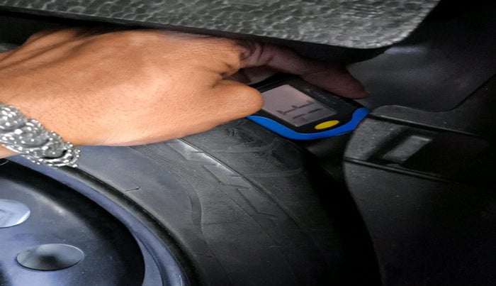 2015 Maruti Wagon R 1.0 VXI, Petrol, Manual, 61,847 km, tyre