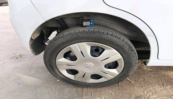 2015 Maruti Wagon R 1.0 VXI, Petrol, Manual, 61,847 km, tyre