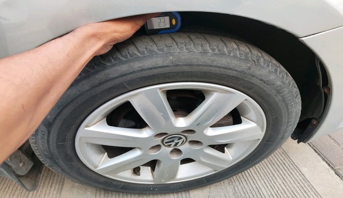 2011 Volkswagen Vento HIGHLINE PETROL AT, Petrol, Automatic, 83,775 km, tyre