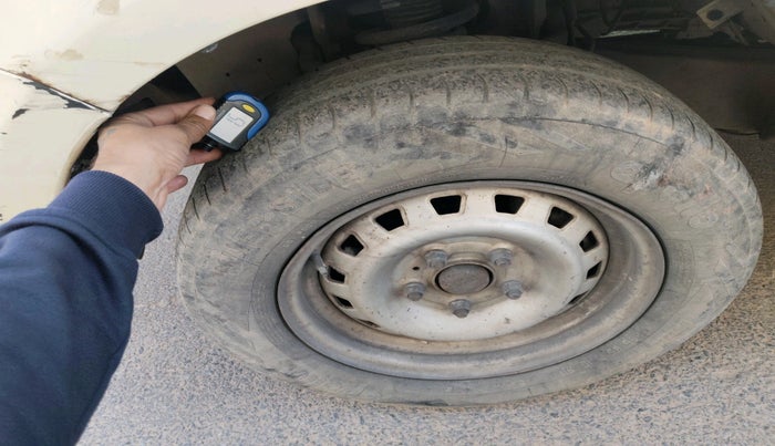 2013 Mahindra Quanto C2, Diesel, Manual, 1,16,840 km, tyre