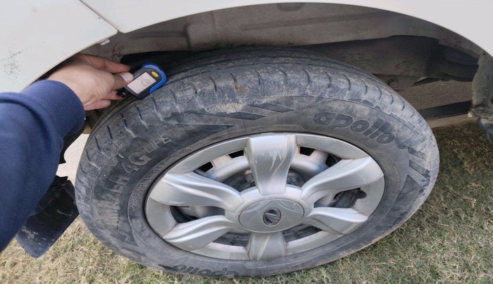 2013 Mahindra Quanto C2, Diesel, Manual, 1,16,840 km, tyre