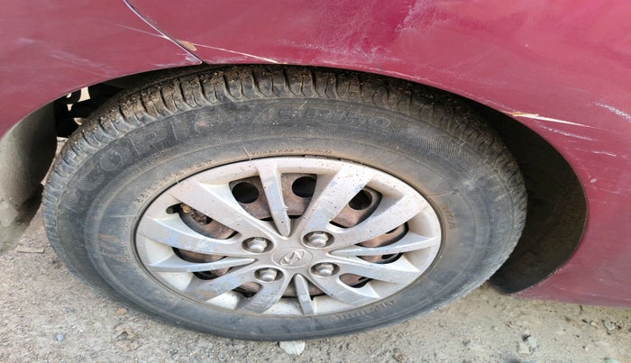 2013 Hyundai i10 SPORTZ 1.2, Petrol, Manual, 60,077 km, tyre