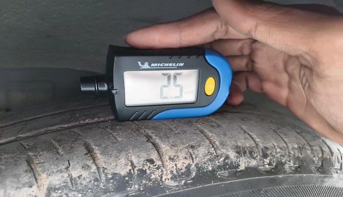 2011 Hyundai Santro Xing GLS PLUS AUDIO, Petrol, Manual, 63,370 km, tyre