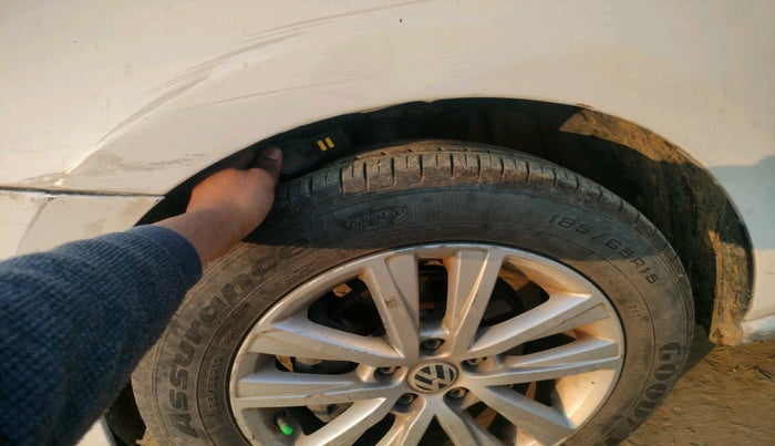 2013 Volkswagen Polo HIGHLINE1.2L, Petrol, Manual, 97,655 km, tyre