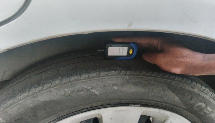 2017 Maruti Ertiga VXI CNG, Petrol, Manual, 1,95,048 km, tyre