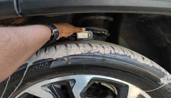 2020 Jeep Compass LIMITED PLUS 2.0 DIESEL 4X4 AT, Diesel, Automatic, 1,60,000 km, tyre