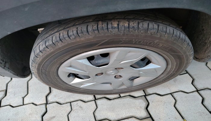 2021 Renault Kwid RXT 1.0 (O), Petrol, Manual, 1,06,420 km, tyre