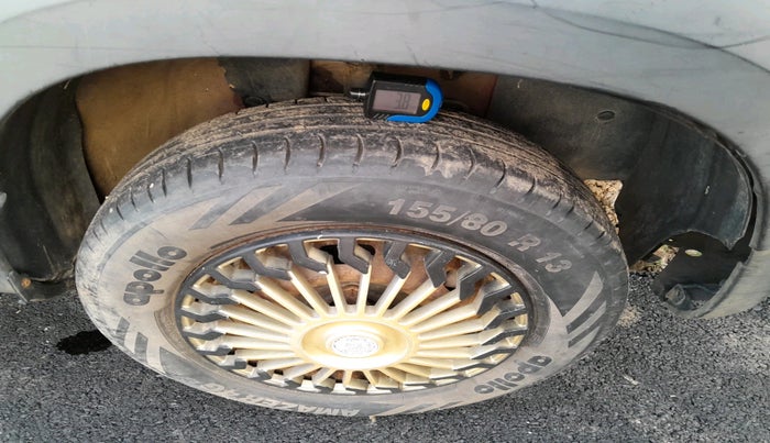 2015 Renault Kwid RXT 0.8, Petrol, Manual, 1,14,440 km, tyre