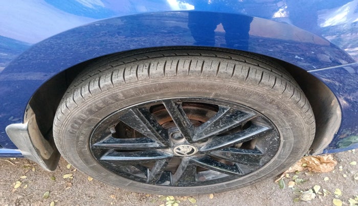 2020 Skoda Rapid AMBITION AT TSI, Petrol, Automatic, 21,389 km, tyre