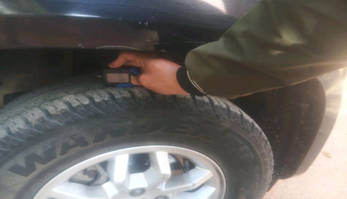 2016 Mahindra TUV300 T8, Diesel, Manual, 1,18,778 km, tyre