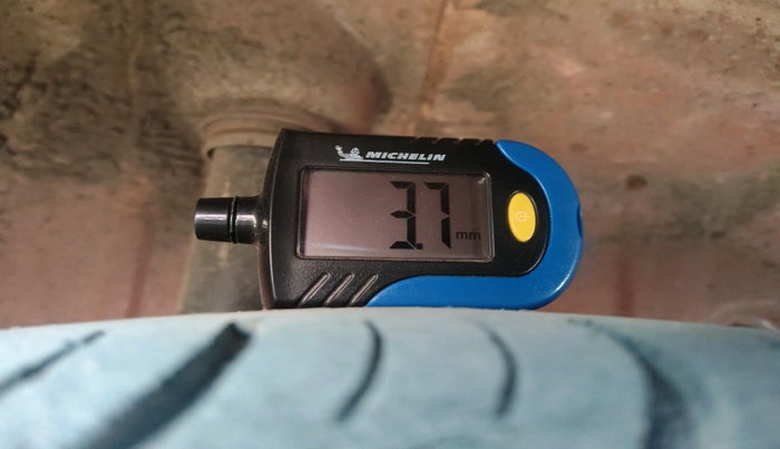 2017 Maruti Ciaz ALPHA 1.4 PETROL, Petrol, Manual, 1,24,681 km, tyre