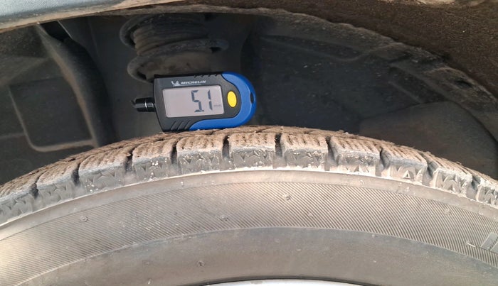 2017 Renault Kwid RXL 1.0, Petrol, Manual, 68,253 km, tyre