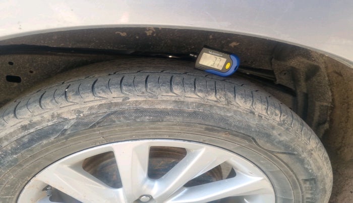 2020 Toyota Innova Crysta 2.4 GX AT 7 STR, Diesel, Automatic, 1,47,957 km, tyre