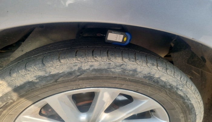 2020 Toyota Innova Crysta 2.4 GX AT 7 STR, Diesel, Automatic, 1,47,957 km, tyre