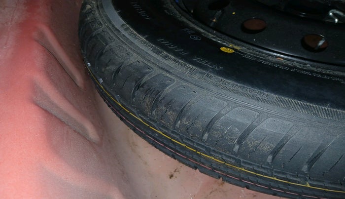 2022 Maruti Dzire VXI CNG, Petrol, Manual, 43,658 km, tyre