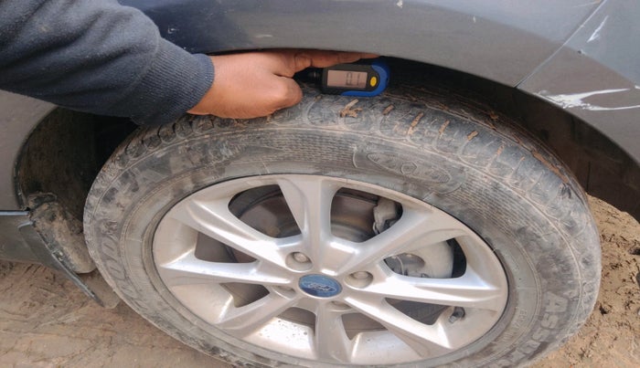 2018 Ford Ecosport TITANIUM 1.5L DIESEL, Diesel, Manual, 1,12,901 km, tyre