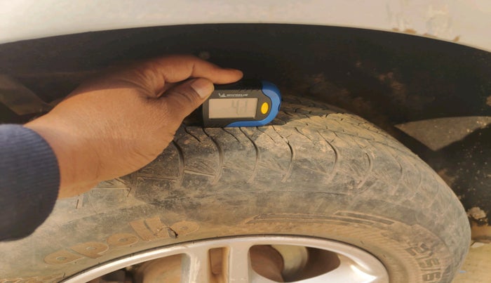 2019 Mahindra MARAZZO M6 7 STR, Diesel, Manual, 1,58,015 km, tyre