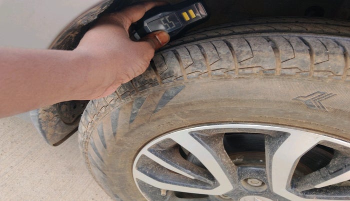 2022 Maruti Dzire VXI, Petrol, Manual, 19,899 km, tyre