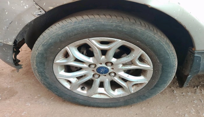 2014 Ford Ecosport TITANIUM 1.5L DIESEL (OPT), Diesel, Manual, 1,45,423 km, tyre