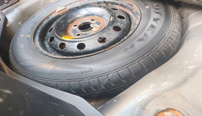 2017 Maruti Swift ZXI, Petrol, Manual, 1,20,545 km, tyre