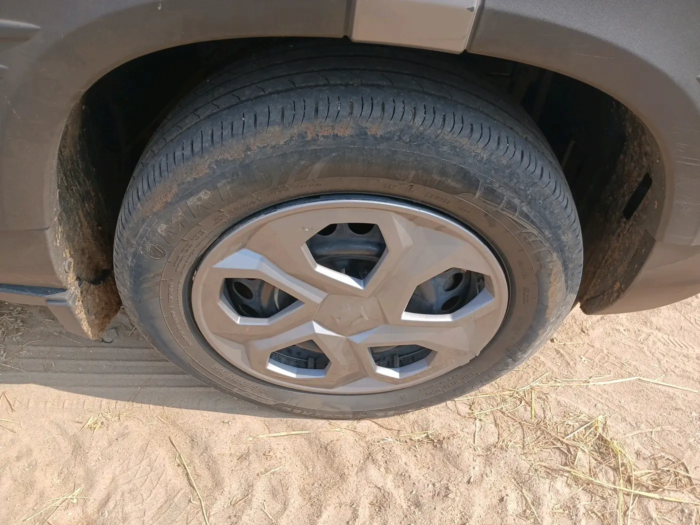 2024 Maruti BREZZA VXI, Petrol, Manual, 75,000 km, tyre