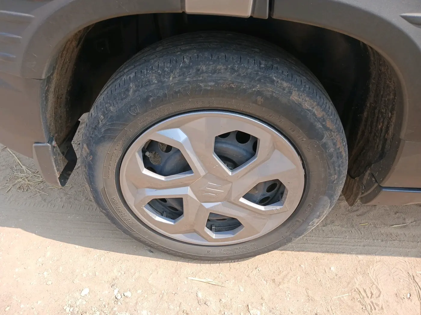 2024 Maruti BREZZA VXI, Petrol, Manual, 75,000 km, tyre