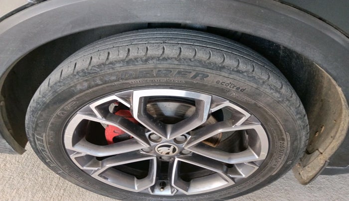 2021 Skoda KUSHAQ STYLE 1.0L TSI AT, Petrol, Automatic, 40,005 km, tyre