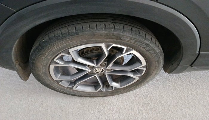 2021 Skoda KUSHAQ STYLE 1.0L TSI AT, Petrol, Automatic, 40,005 km, tyre