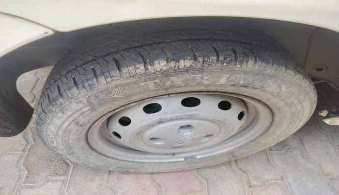 2014 Tata Indigo ECS LS CR4, Diesel, Manual, 1,52,932 km, tyre