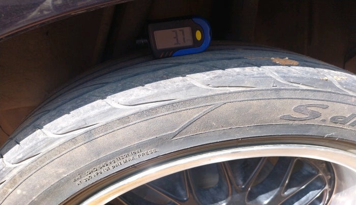 2013 Honda City 1.5L I-VTEC V MT, Petrol, Manual, 1,07,987 km, tyre