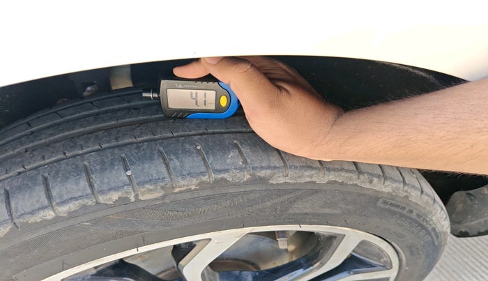 2018 Ford Ecosport TITANIUM 1.5L SIGNATURE EDITION (SUNROOF) DIESEL, Diesel, Manual, 88,593 km, tyre