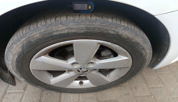 2016 Skoda Rapid 1.5 TDI CR STYLE PLUS AT, Diesel, Automatic, 94,161 km, tyre