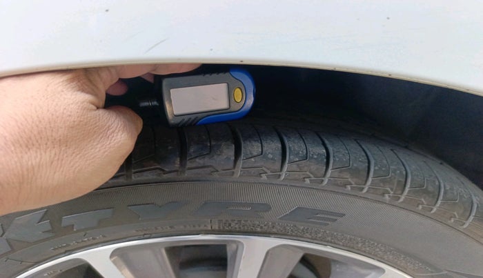 2019 Maruti Ciaz ALPHA  AT 1.5 SHVS PETROL, Petrol, Automatic, 90,775 km, tyre