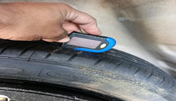 2019 Maruti Ciaz ALPHA  AT 1.5 SHVS PETROL, Petrol, Automatic, 90,775 km, tyre