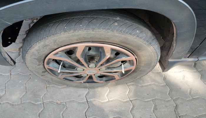 2016 Mahindra Kuv100 K4 D 6 STR, Diesel, Manual, 1,09,632 km, tyre