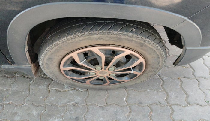 2016 Mahindra Kuv100 K4 D 6 STR, Diesel, Manual, 1,09,632 km, tyre