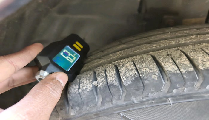 2014 Ford Ecosport TREND 1.5L DIESEL, Diesel, Manual, 1,80,696 km, tyre