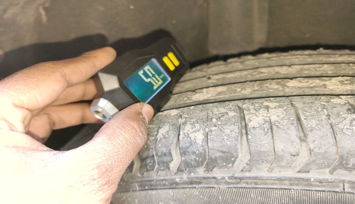 2014 Ford Ecosport TREND 1.5L DIESEL, Diesel, Manual, 1,80,696 km, tyre