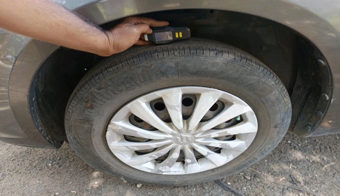 2015 Maruti Swift Dzire VXI, Petrol, Manual, 1,23,756 km, tyre