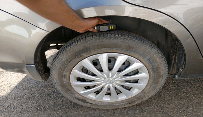 2015 Maruti Swift Dzire VXI, Petrol, Manual, 1,23,756 km, tyre