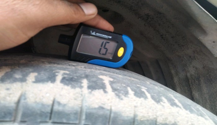 2011 Toyota Corolla Altis G PETROL, Petrol, Manual, 1,40,984 km, tyre