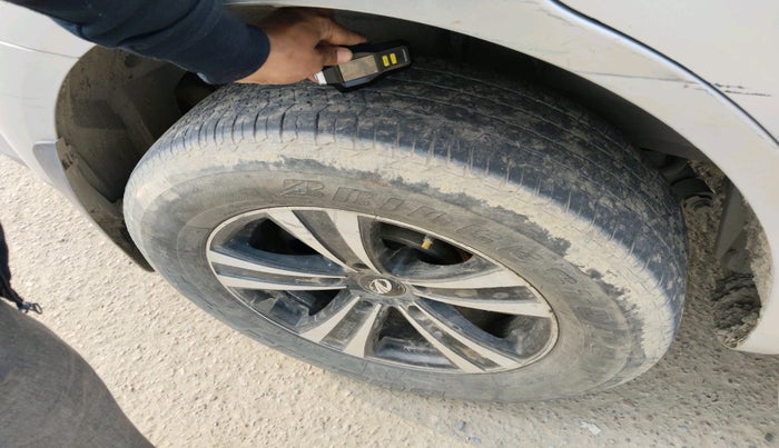 2015 Mahindra XUV500 W4, Diesel, Manual, 1,63,042 km, tyre