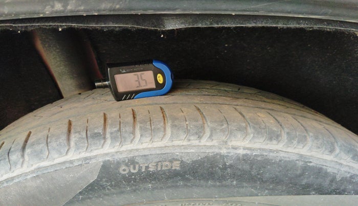 2017 Maruti Vitara Brezza ZDI PLUS, Diesel, Manual, 1,15,129 km, tyre