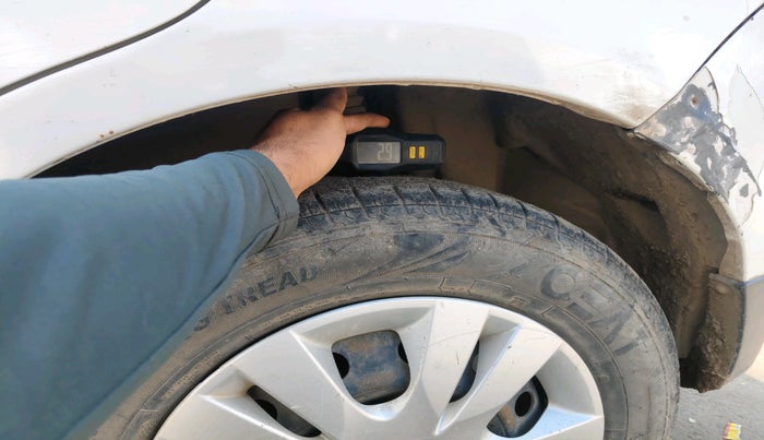 2013 Maruti Swift Dzire VDI, Diesel, Manual, 1,22,399 km, tyre