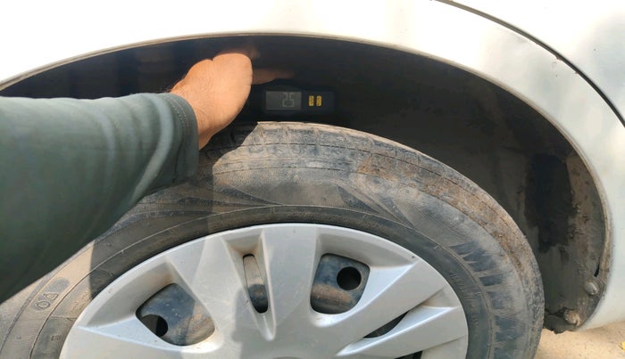 2013 Maruti Swift Dzire VDI, Diesel, Manual, 1,22,399 km, tyre