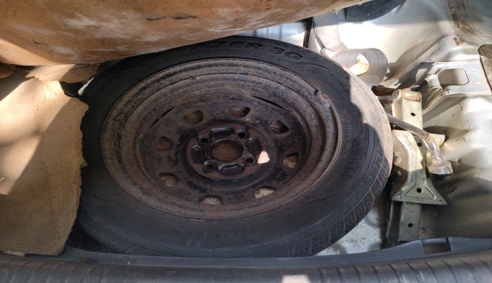 2010 Hyundai Santro Xing GLS, Petrol, Manual, 75,700 km, tyre