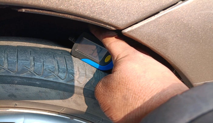 2011 Maruti Zen Estilo LXI, Petrol, Manual, 78,976 km, tyre