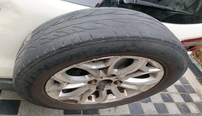 2013 Ford Ecosport TITANIUM 1.5L DIESEL, Diesel, Manual, 1,30,648 km, tyre